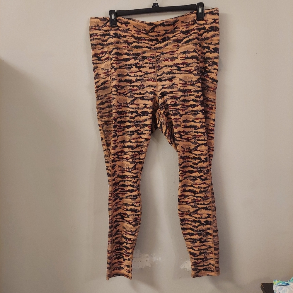 Power hold leggings by fabletics